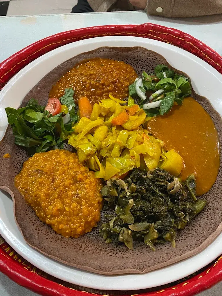 Eritrean food platter Montreal Nakfa