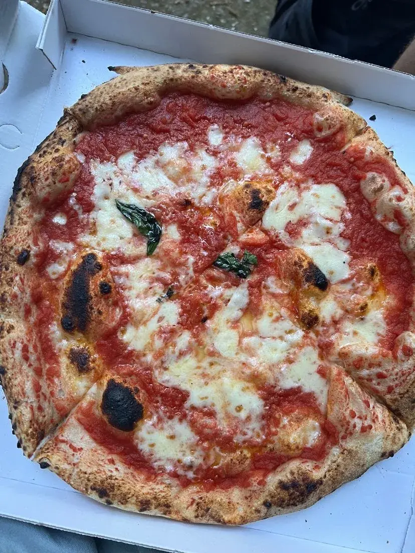 Pizza from Sandropizzettata in Naples