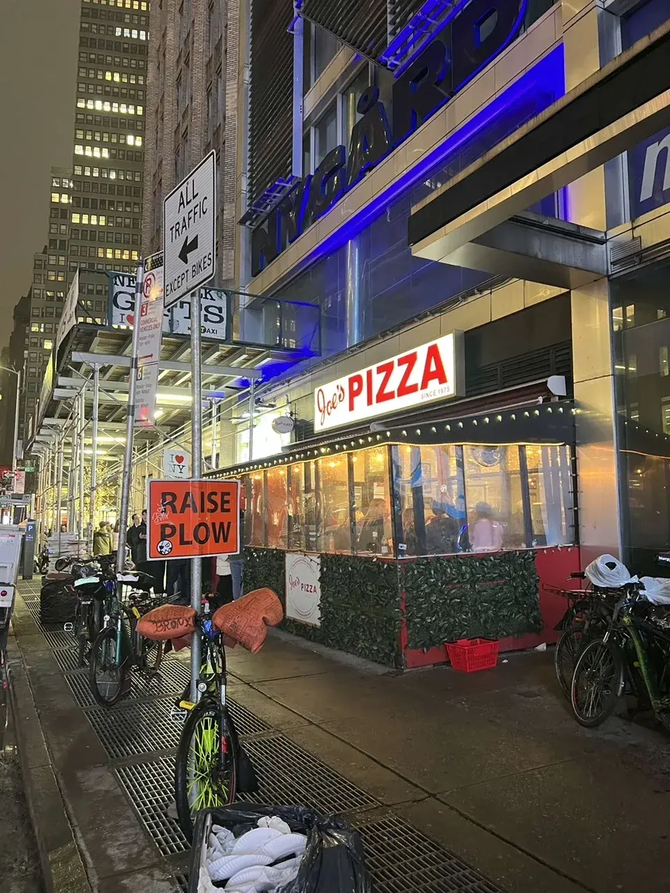 Joe's Pizza Exterior